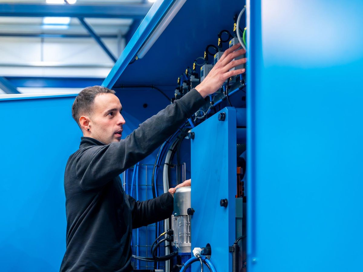 Nowoczesne technologie w instalacji i utrzymaniu basenów domowych dla większego komfortu